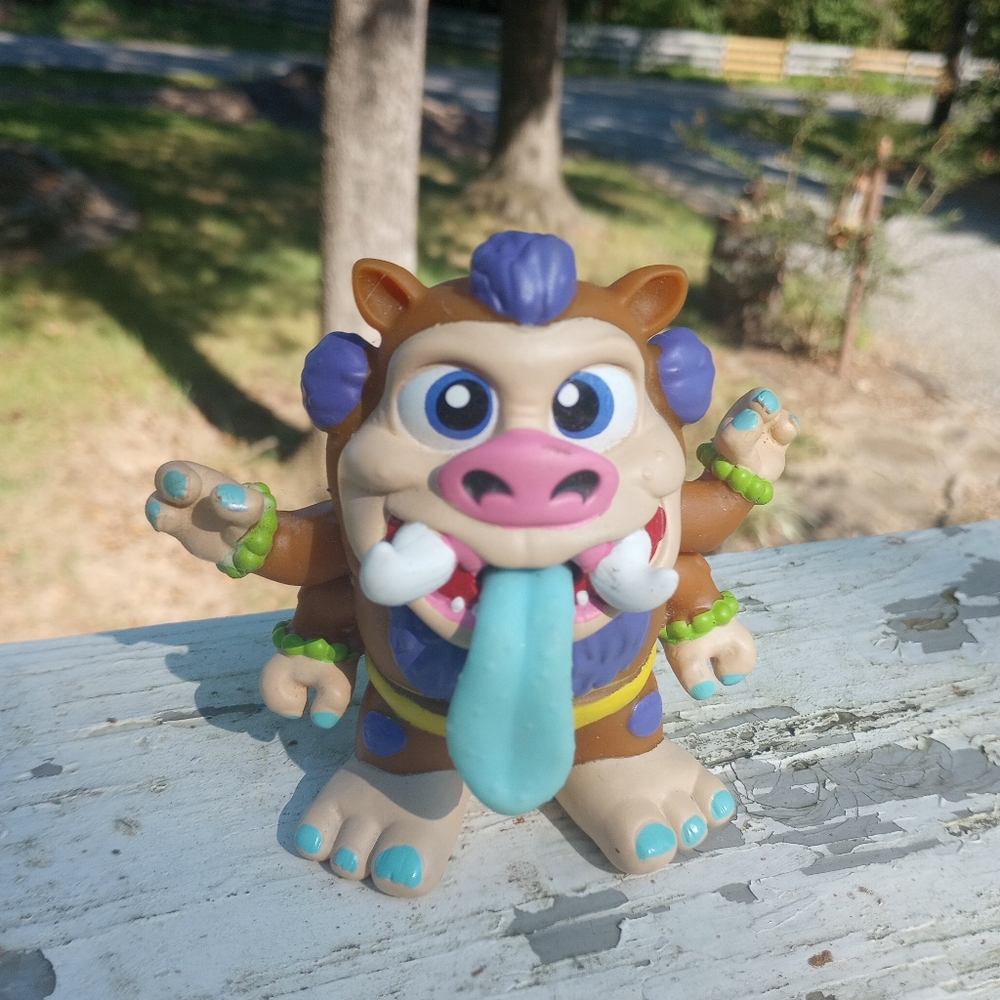 Crate Creatures Surprise! Snort-Hog 2017 Monster Talking Toy Size: 7” Untested